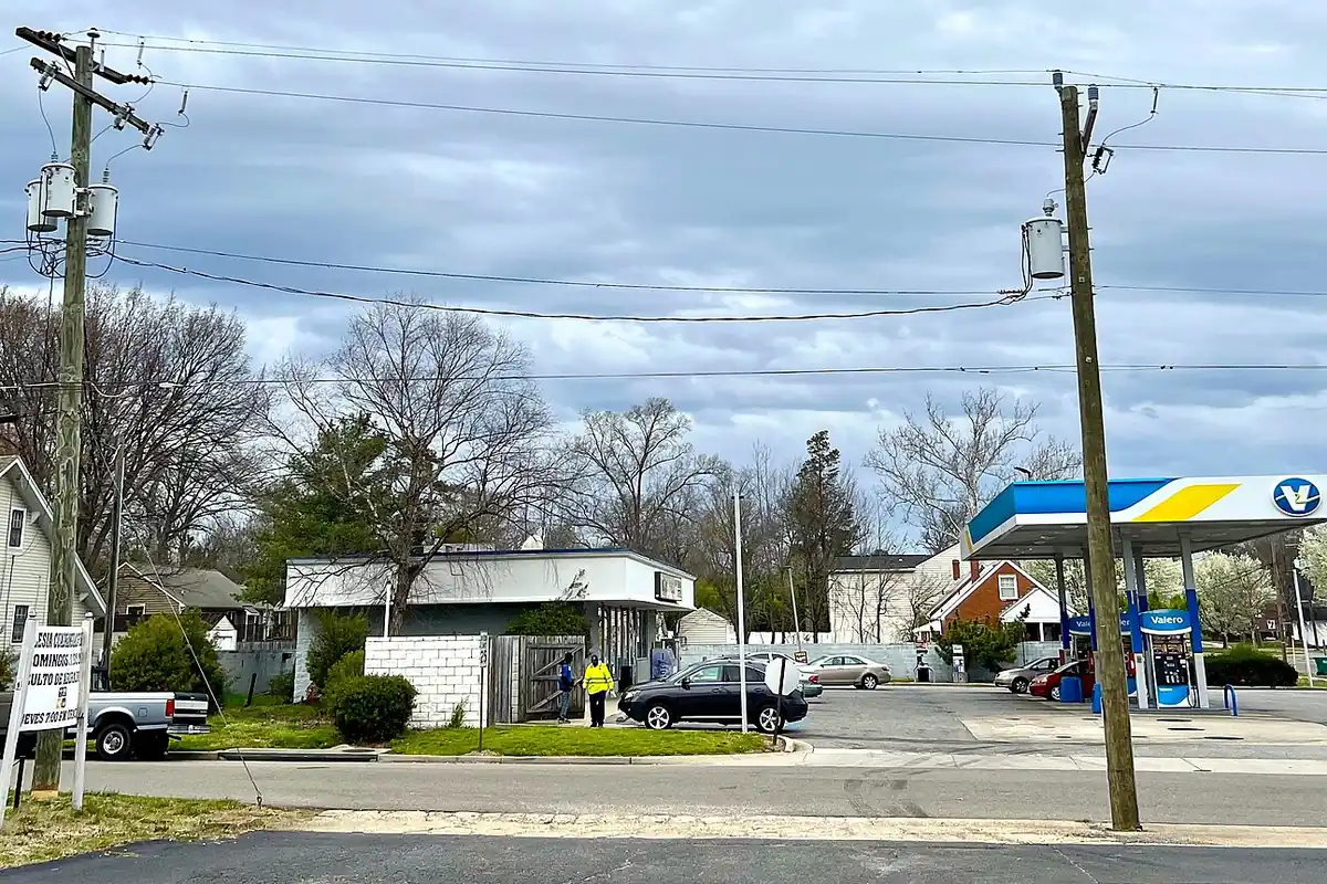 A house and gas station in Lakeside, Virginia
